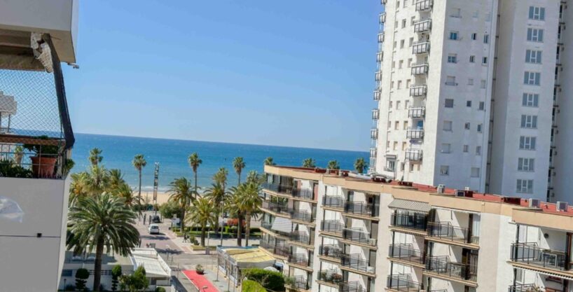 ¡Oportunidad Única en Salou! Apartamento Reformado a Pasos de la Playa_1