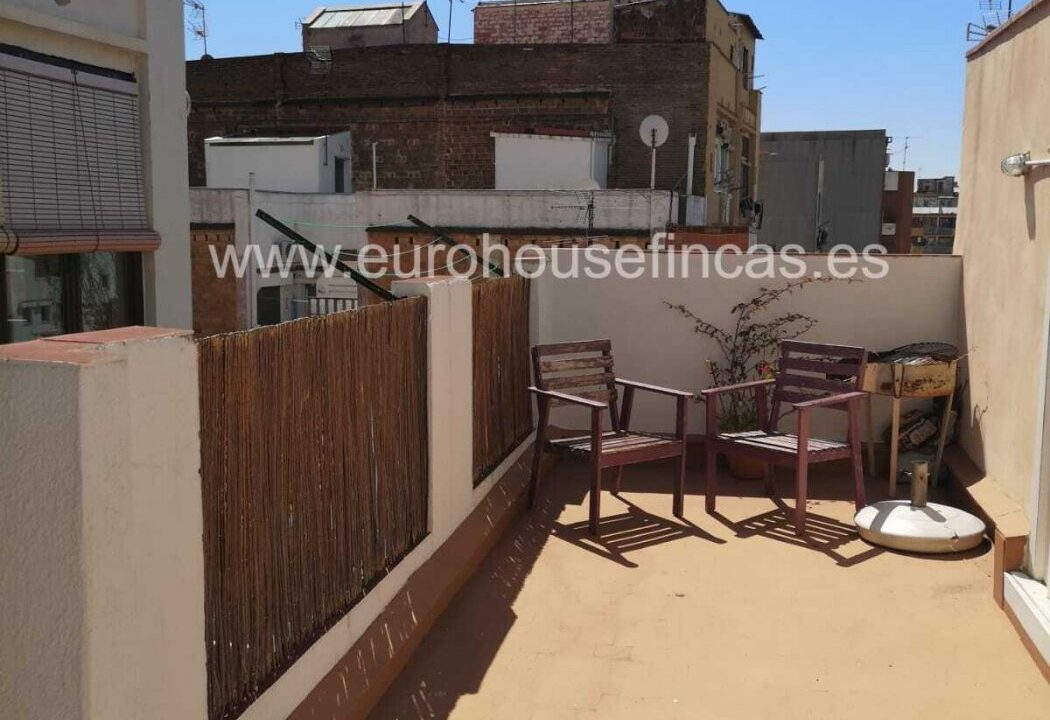 Coqueto estudio en Sants con TERRAZA de uso privativo