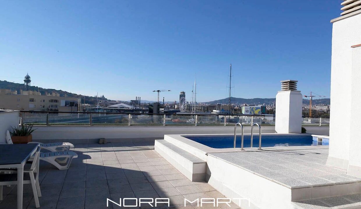 Espectacular propiedad de 246m2 y terraza privada de 52.68m2 en el Paseo Joan de Borbó