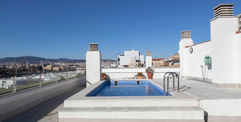 Espectacular propiedad de 246m2 y terraza privada de 52.68m2 en el Paseo Joan de Borbó