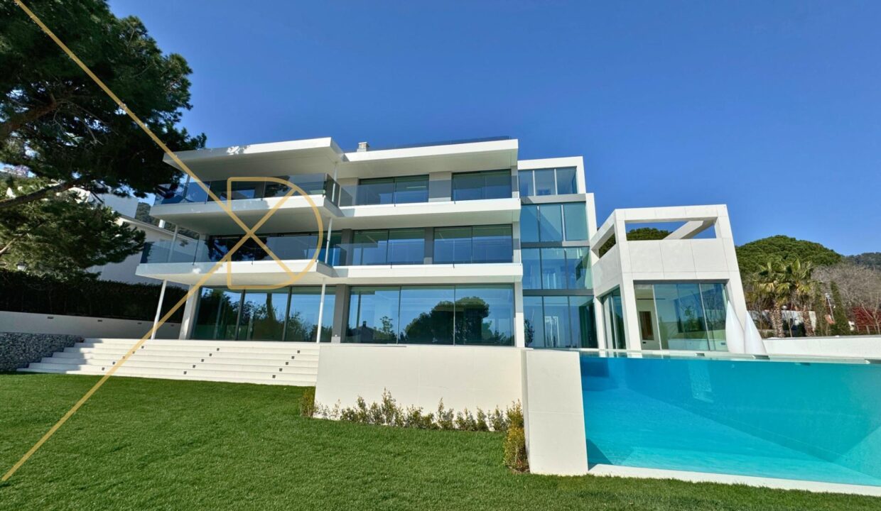 Obra maestra arquitectónica de 1.300m2 en Pedralbes_1