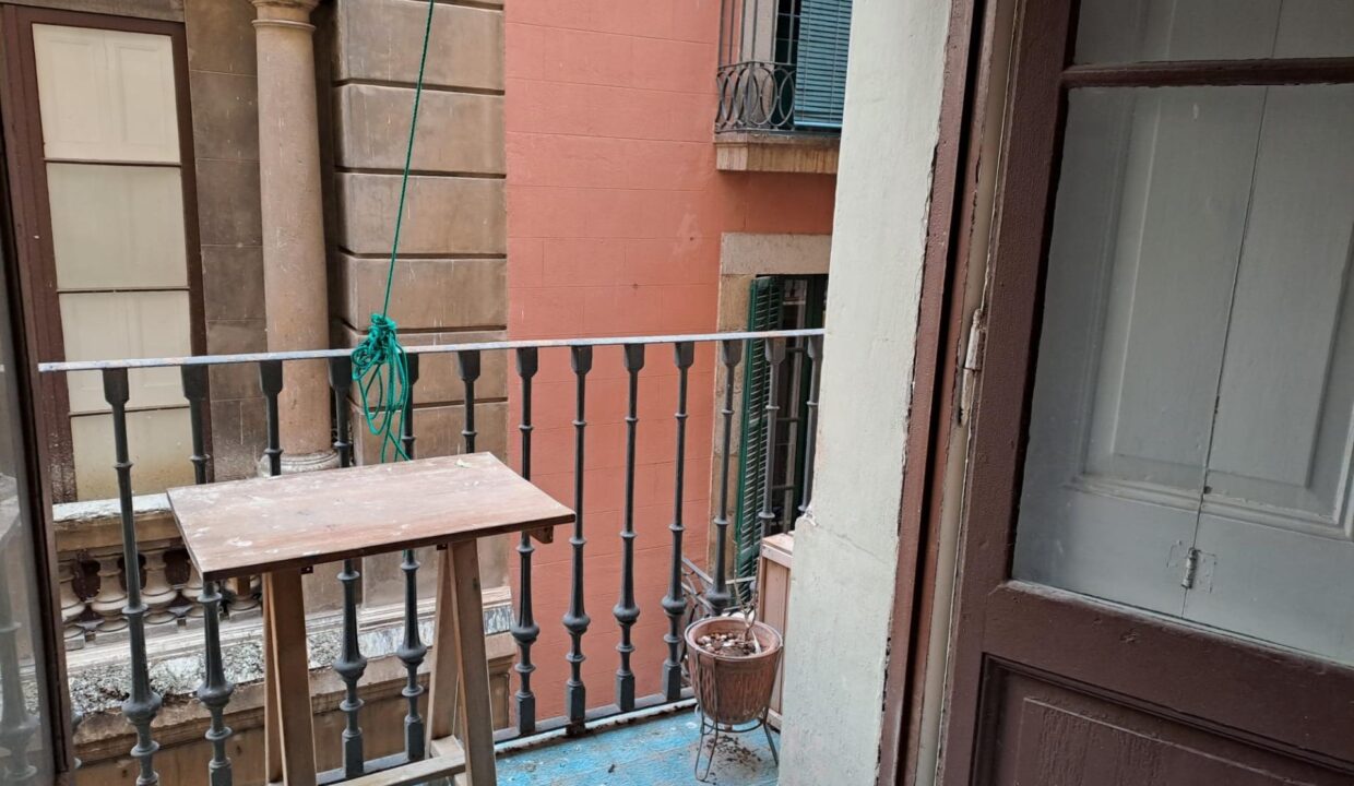 PISO EN VENTA EN EL CENTRO DE BARCELONA C/ BERTRELLANS_2