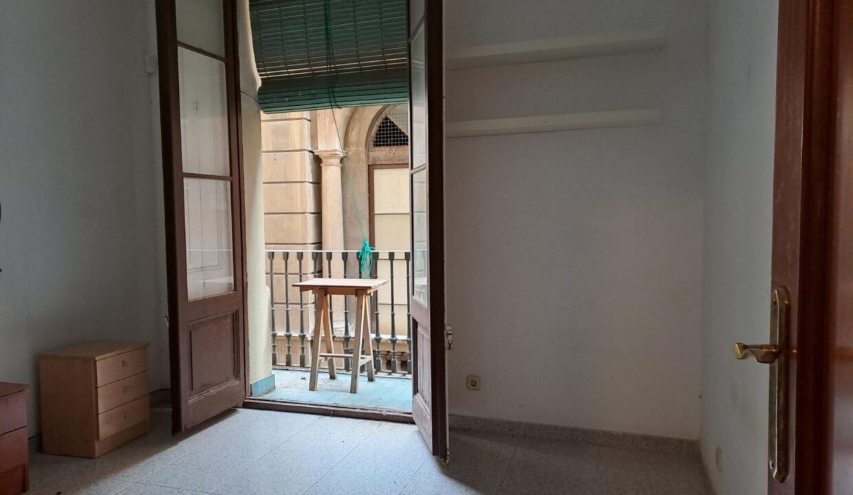 PISO EN VENTA EN EL CENTRO DE BARCELONA C/ BERTRELLANS_1