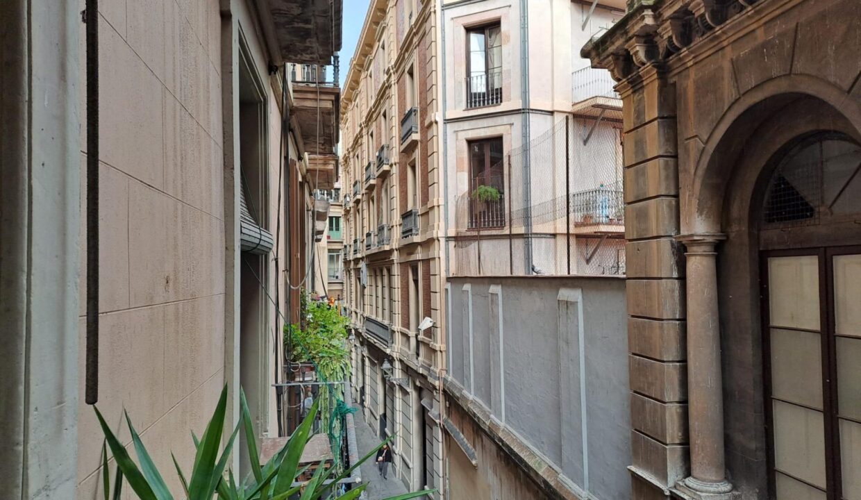 PISO EN VENTA EN EL CENTRO DE BARCELONA C/ BERTRELLANS_5