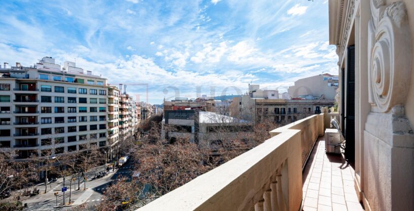 PISO ÚNICO CON GRAN BALCÓN EN FINCA REGIA EN ''L' ESQUERRA DE L' EIXAMPLE'_1