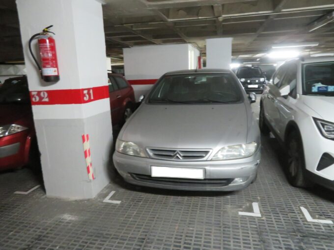 PLAZA DE PARKING EN LA AVENIDA DE ROMA PARA COCHE PEQUEÑO_1