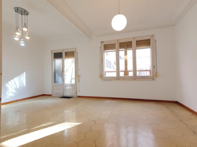 Piso con gran terraza en venta en Gran Via de les Corts Catalanes_1