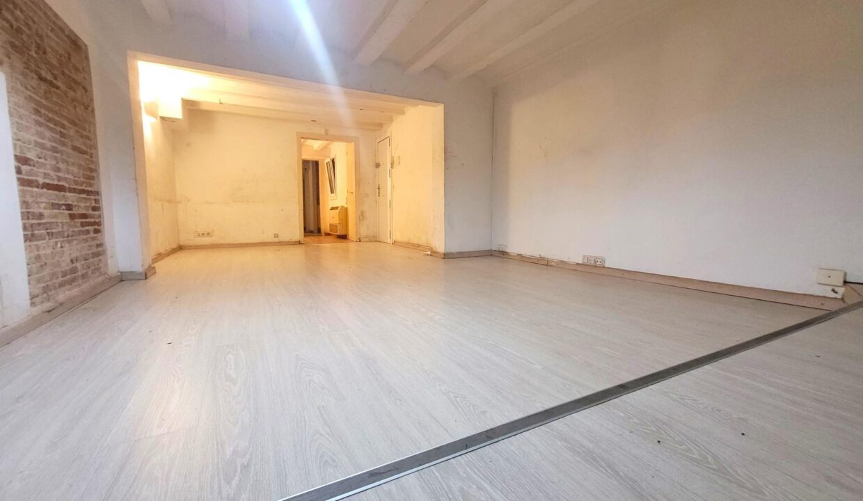 Piso y local en venta en el corazón de Barcelona_2