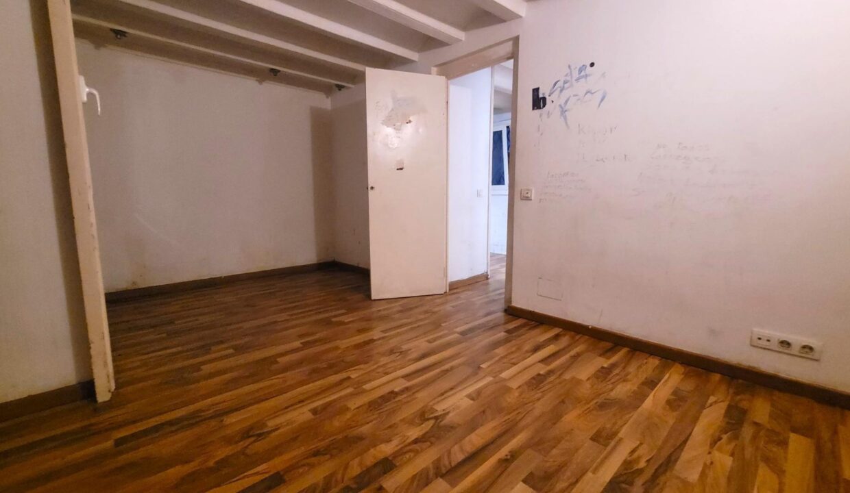 Piso y local en venta en el corazón de Barcelona_1