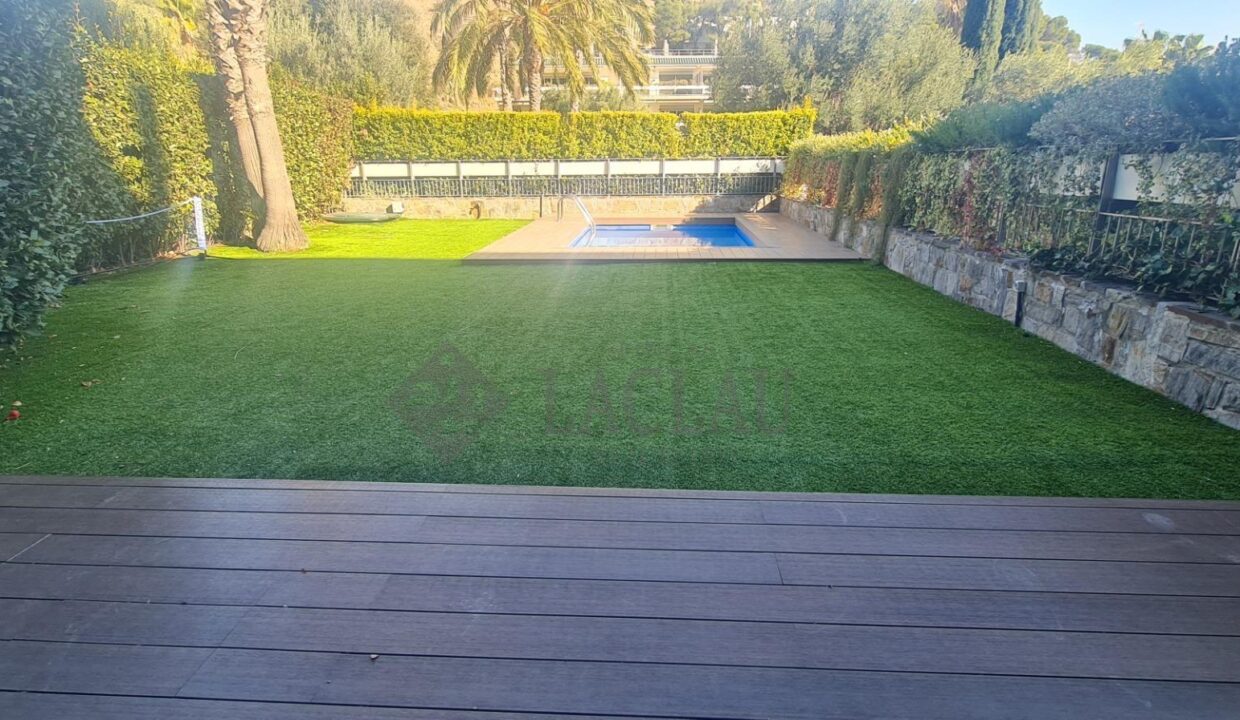 Planta Baja dúplex con jardín y piscina privados en exclusivo complejo de Barcelona_5